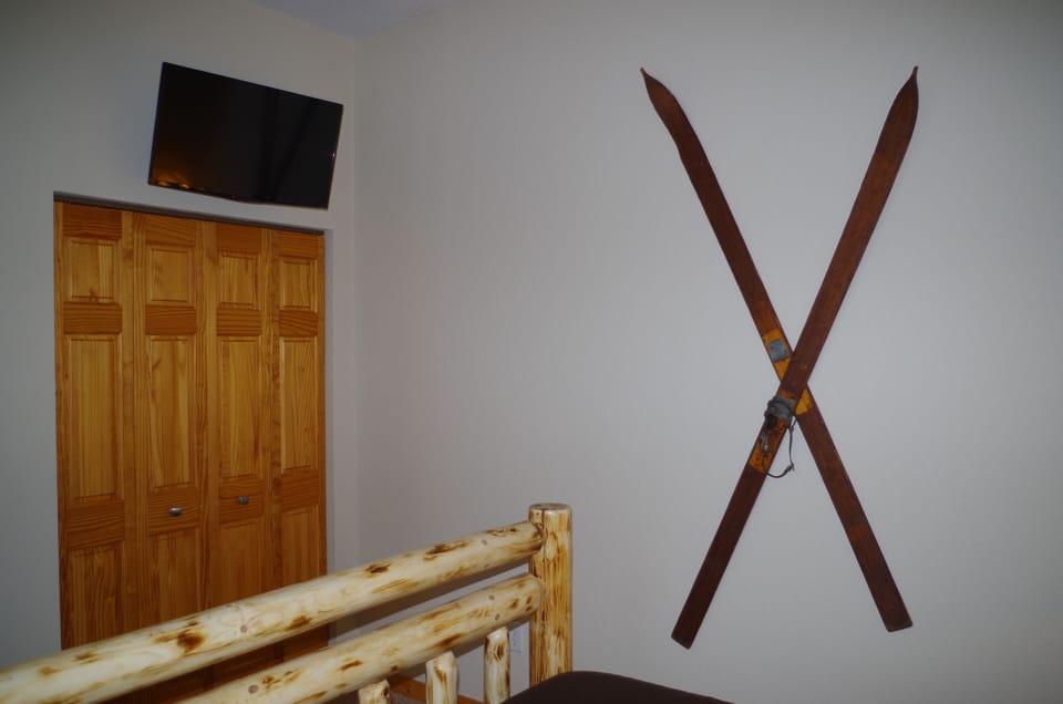 Queen Bedroom