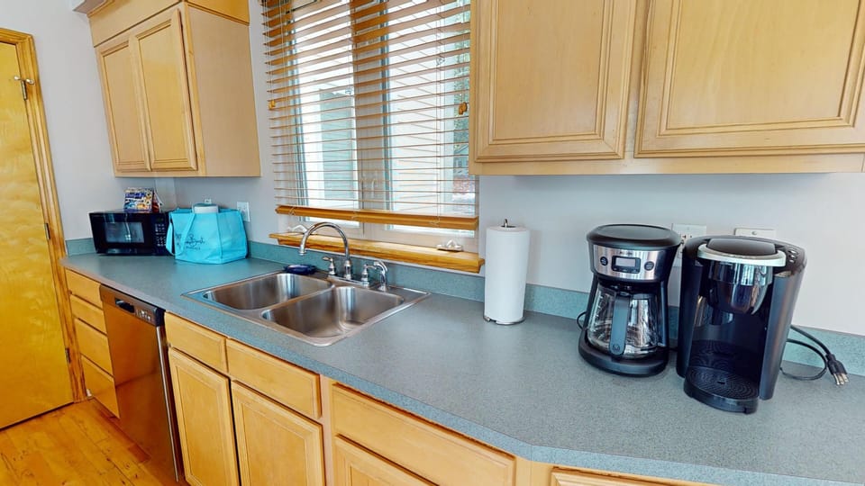 Folly-Treehouse-Kitchen