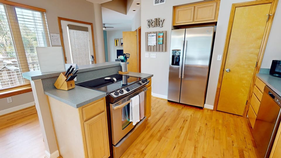 Folly-Treehouse-Kitchen