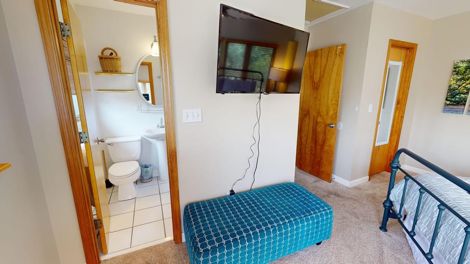 Folly-Treehouse-Bedroom 2