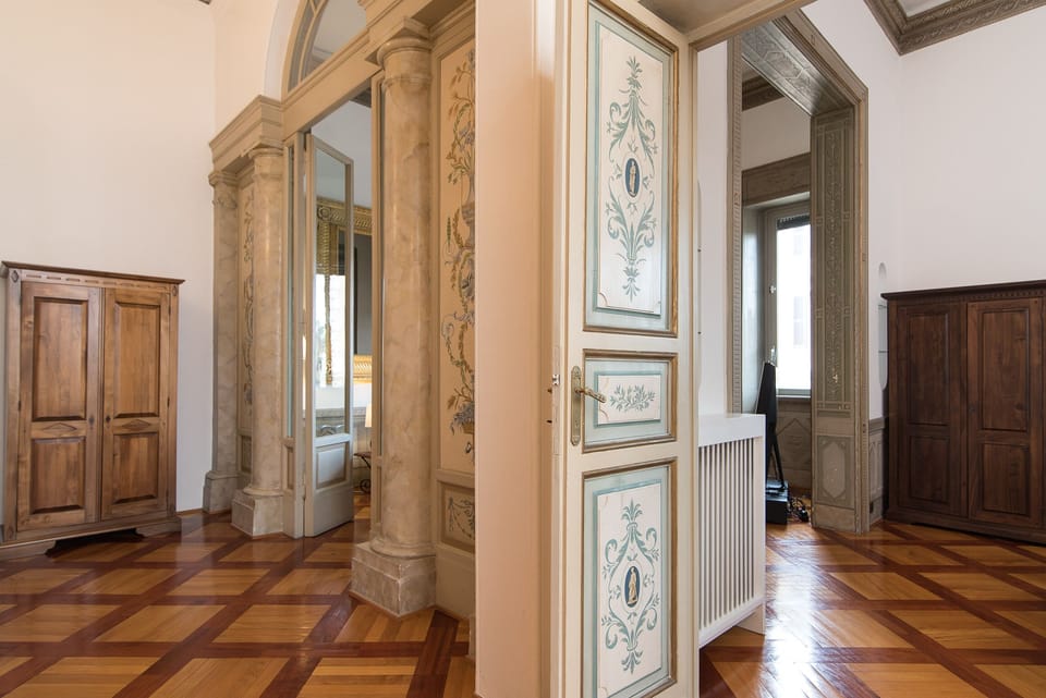 marble colums, frescoes on the walls