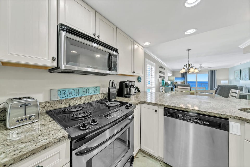 Fully Stocked Kitchen - Keurig and Regular Coffee Makers