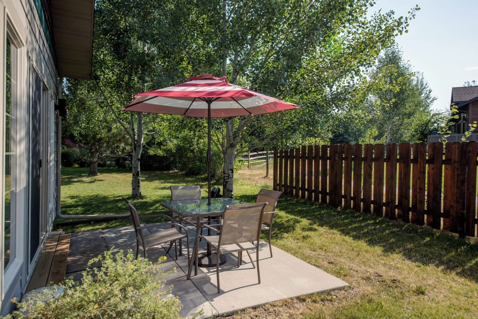 Serve dinner outside | Exterior