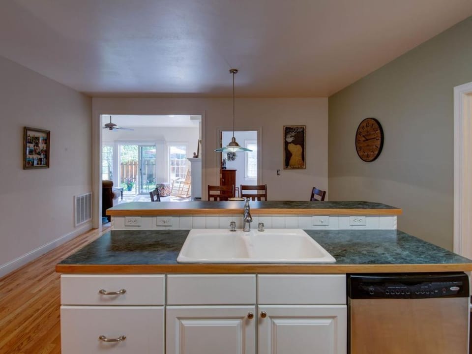 Chat while you cook | Main Level