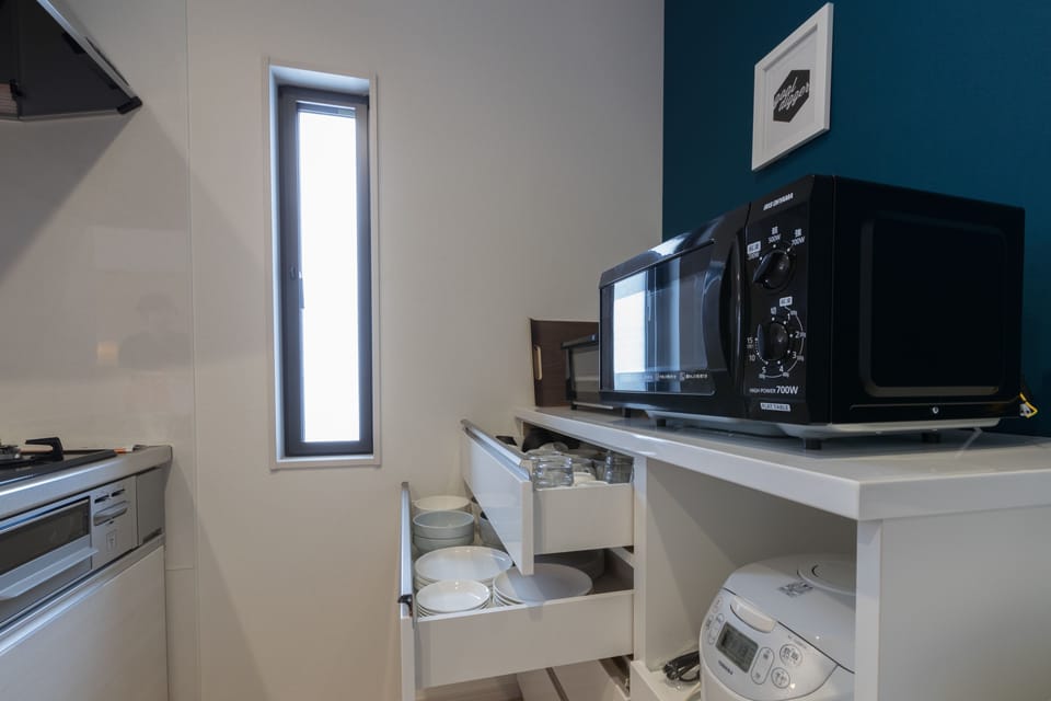 House | Private kitchen | Fridge, microwave, stovetop, electric kettle