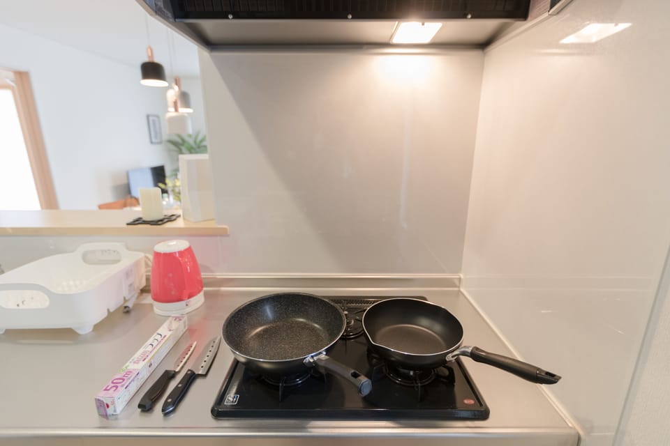 House | Private kitchen | Fridge, microwave, stovetop, electric kettle