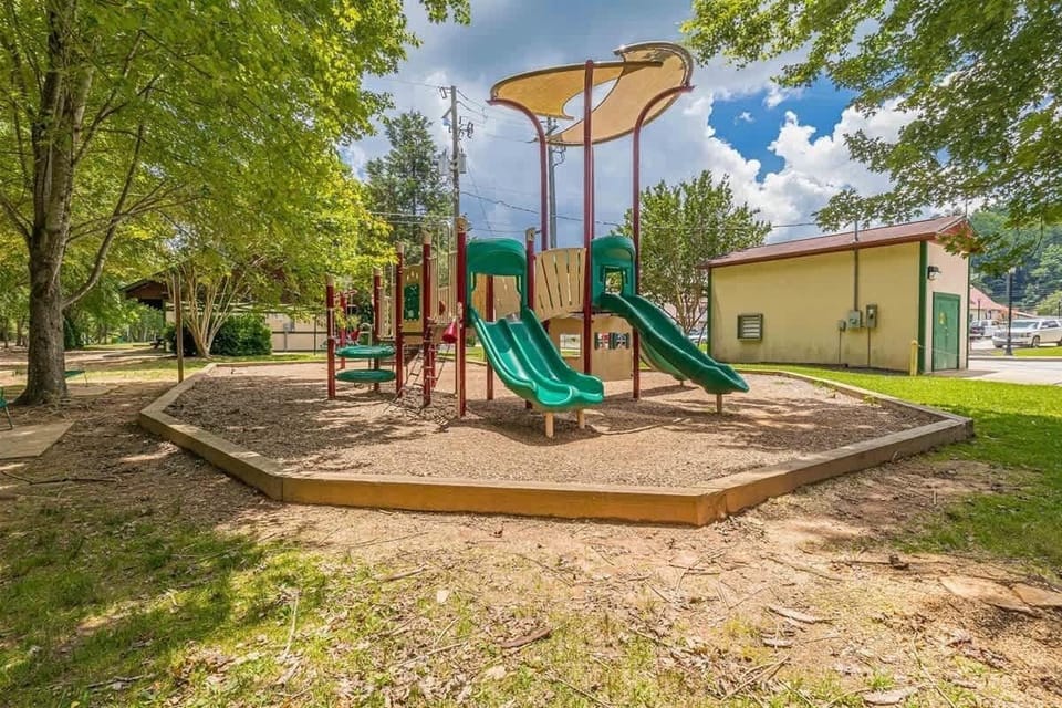 Let the little ones play and enjoy some outdoor fun during your family getaway.