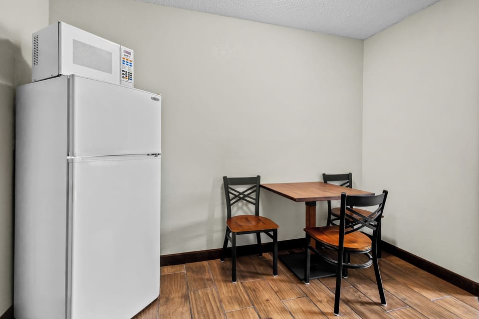 Standard Suite, Multiple Beds, Non Smoking | Desk, laptop workspace, blackout drapes, WiFi (free)