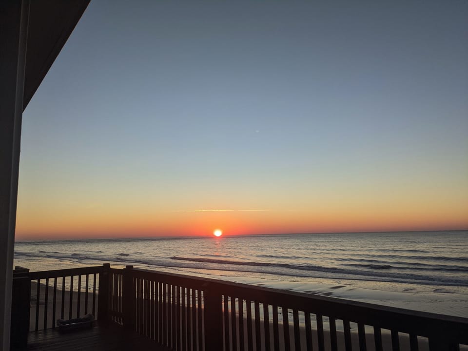 Sunrise with breakfast on the expansive deck ❤️