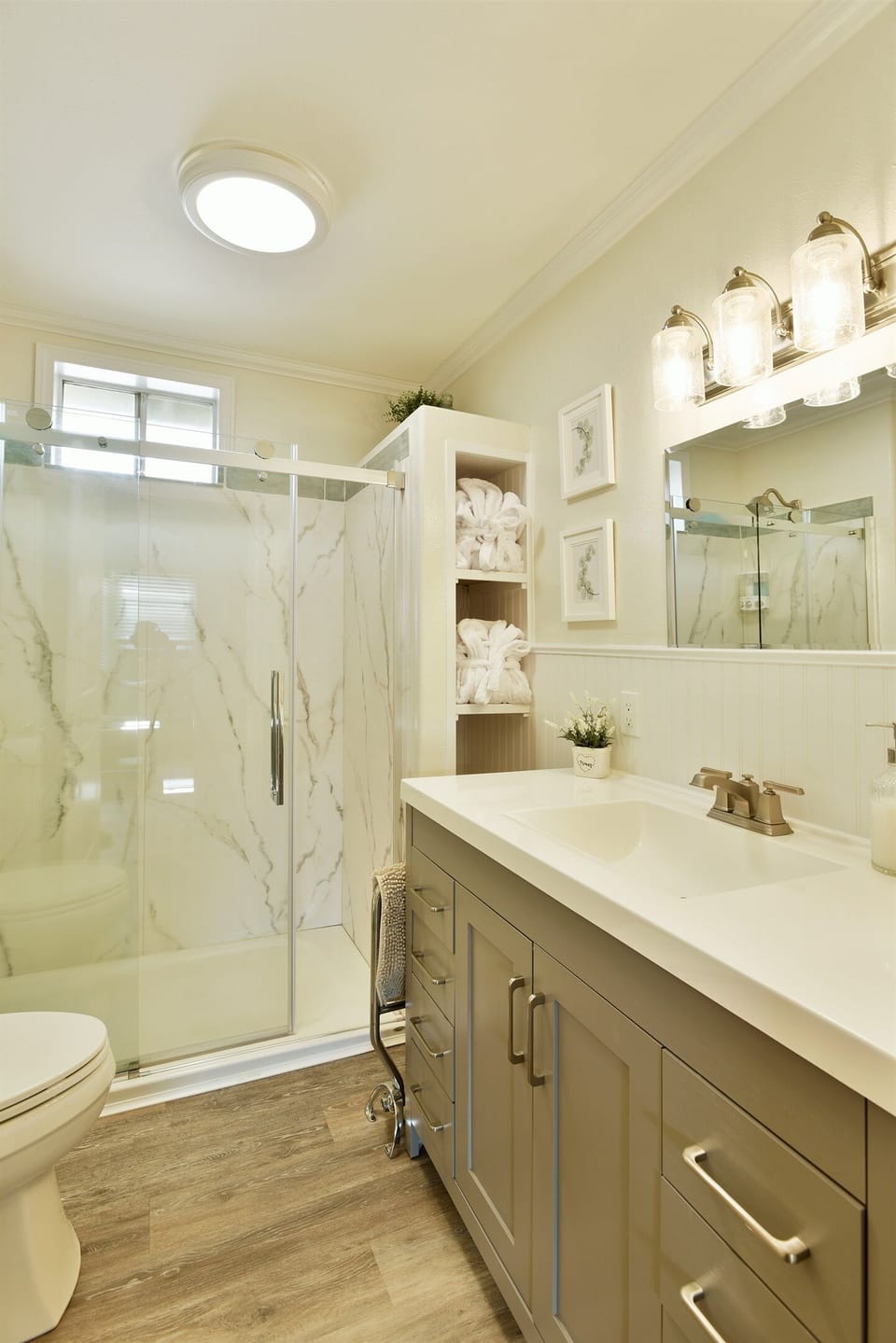 Full Bathroom