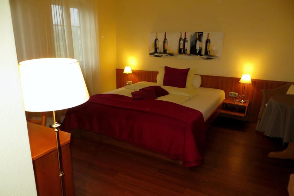 Desk, soundproofing, cribs (free), rollaway beds (surcharge)