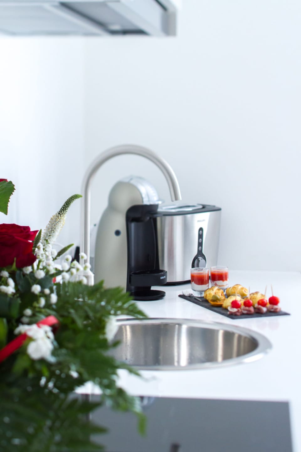 Romantic Double Room (Paradis Blanc) | Private kitchen | Fridge, microwave, oven, stovetop