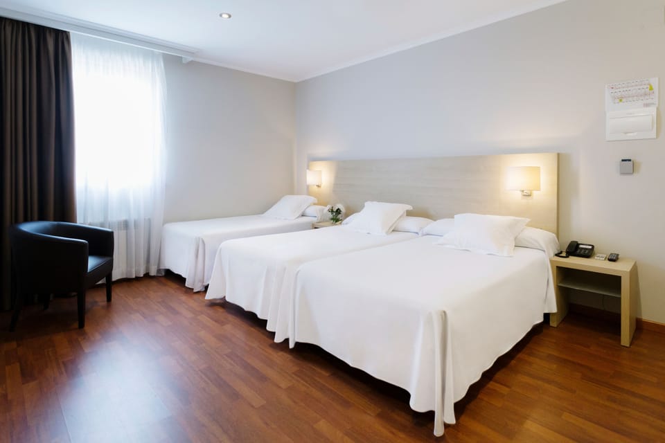 In-room safe, desk, soundproofing, free WiFi