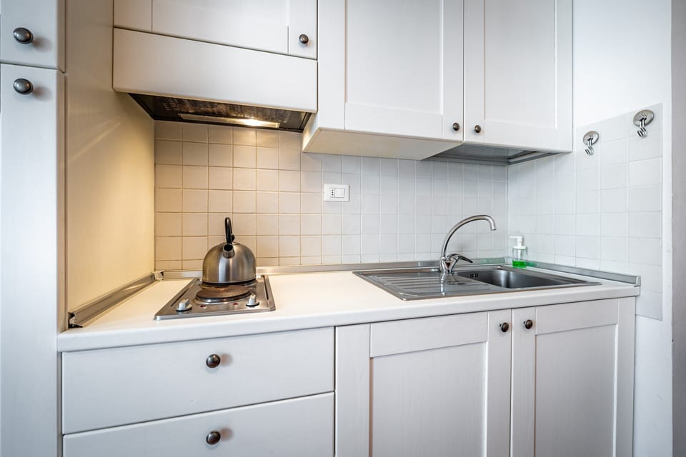 Private kitchen | Espresso maker, coffee/tea maker, fridge, microwave