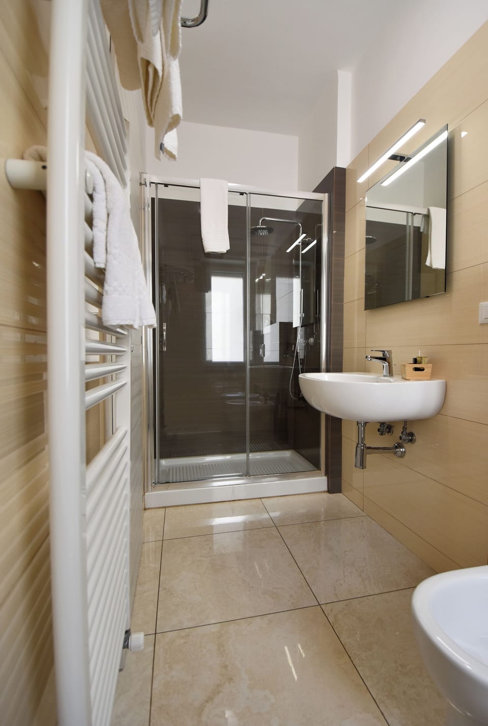Double Room, Balcony, Sea View (Brezza camera 1) | Bathroom | Shower, free toiletries, hair dryer, bidet