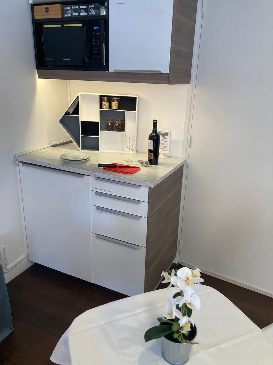 Fridge, microwave, coffee/tea maker, electric kettle