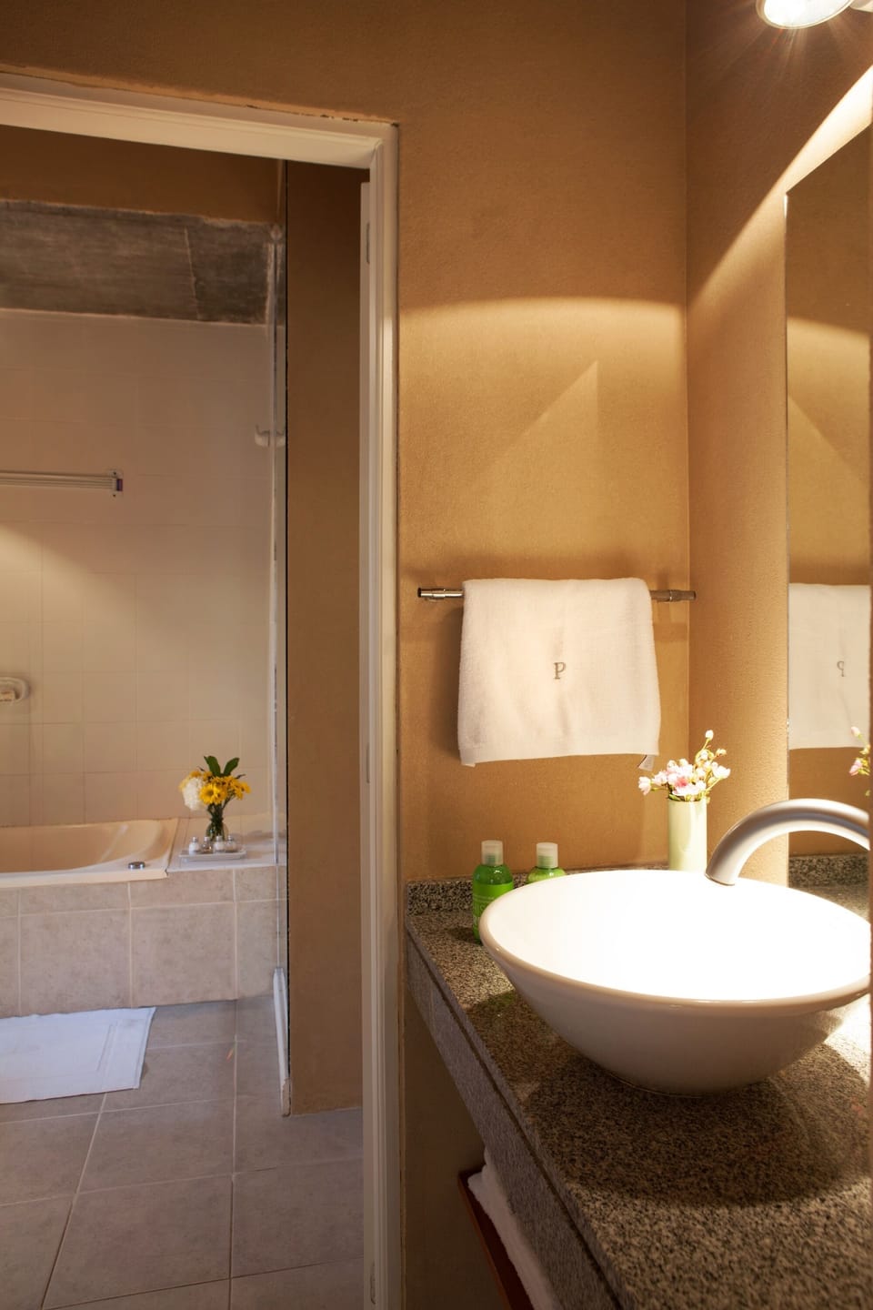 Bathroom sink