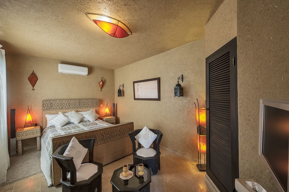 Savane Terrasse | Premium bedding, in-room safe, individually decorated