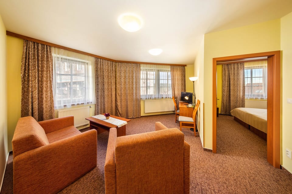 Apartment, 1 Bedroom | 1 bedroom, minibar, in-room safe, desk