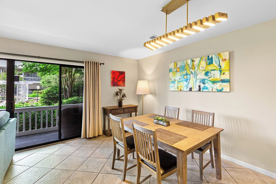 Beachwood Villas 7E Dining