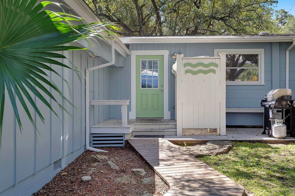 Salty Dawg Exterior Alt
