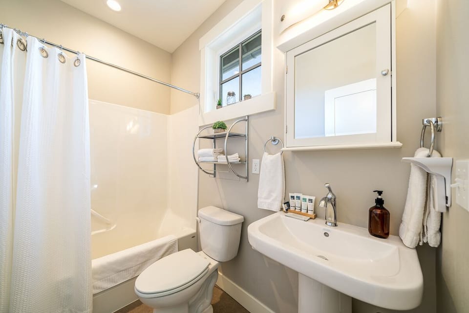 Guest Bath/ Upper Level