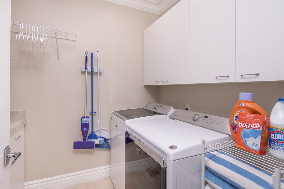 Laundry Room - Laundry detergent, towels of all kinds (kitchen, hand, bath, pool), linens, starter toiletries are all included in your stay.