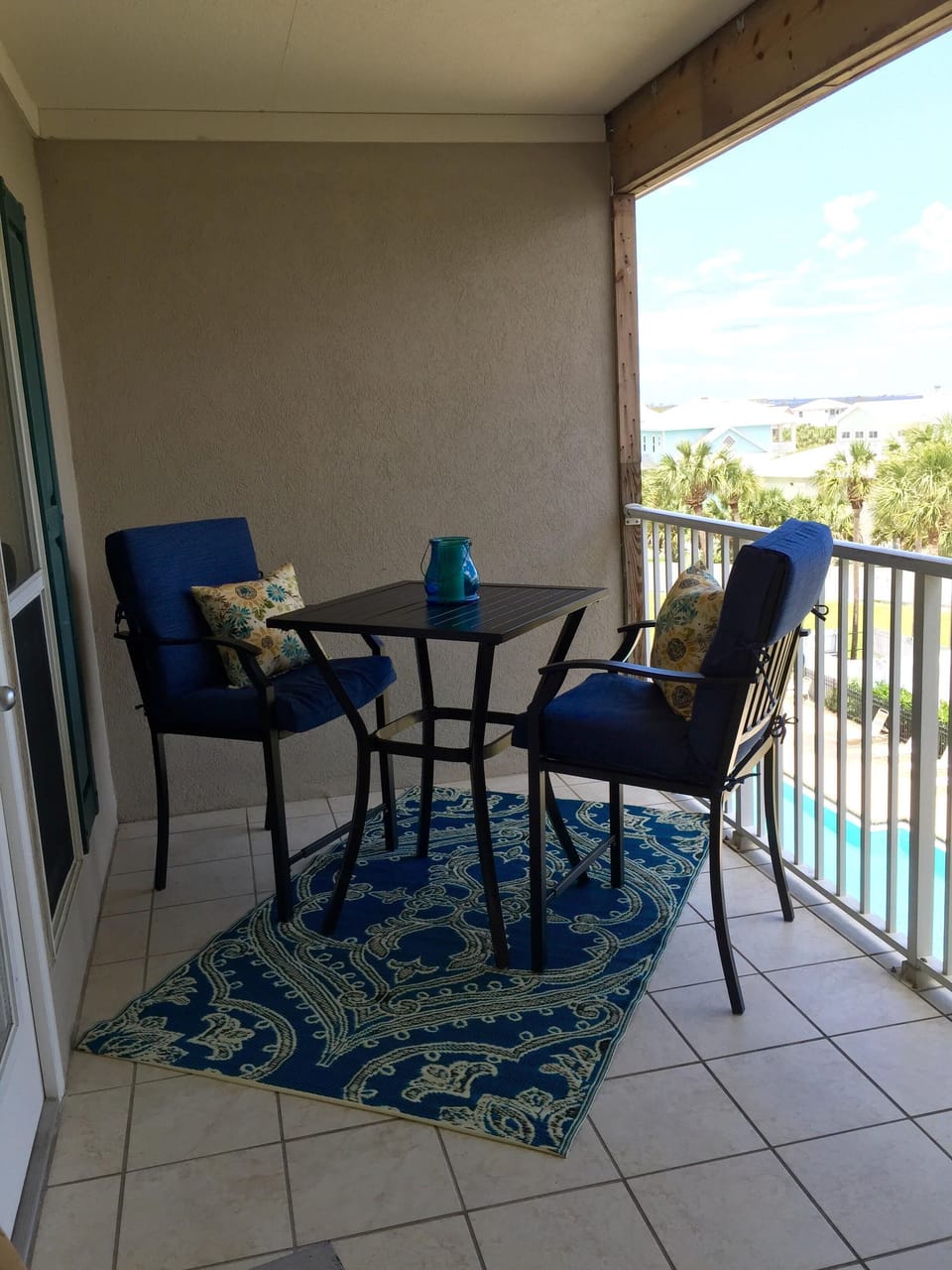 You Can Dine With An Ocean View on the Porch