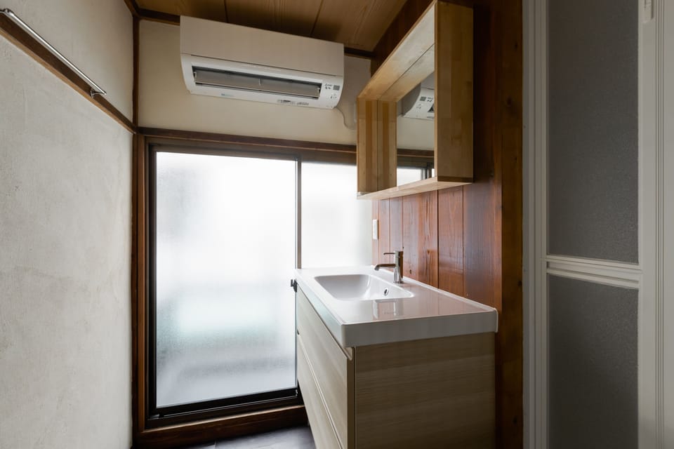 Private Vacation Home | Bathroom sink