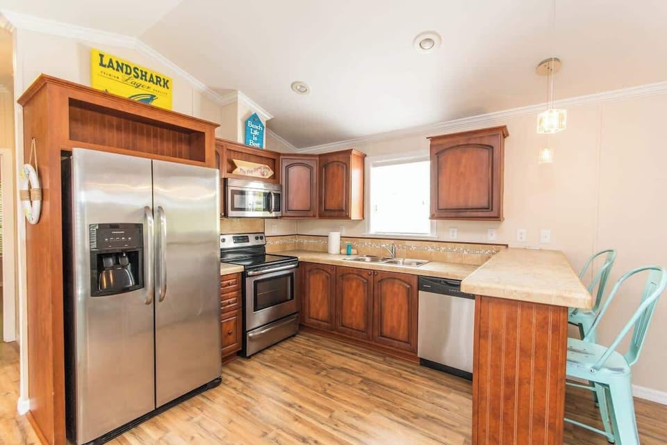 Full kitchen