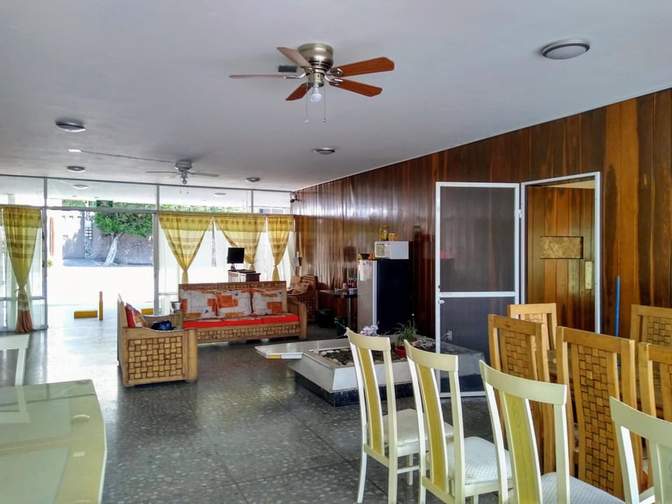 32-inch flat-screen TV with cable channels, TV