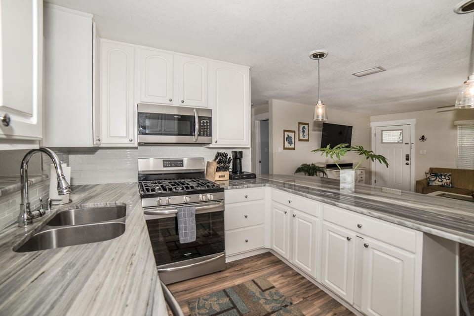 Fully equipped kitchen to prepare meals
