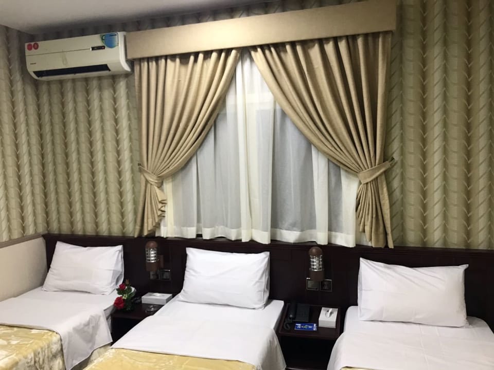 Triple Room | Desk, rollaway beds (surcharge), WiFi (free)