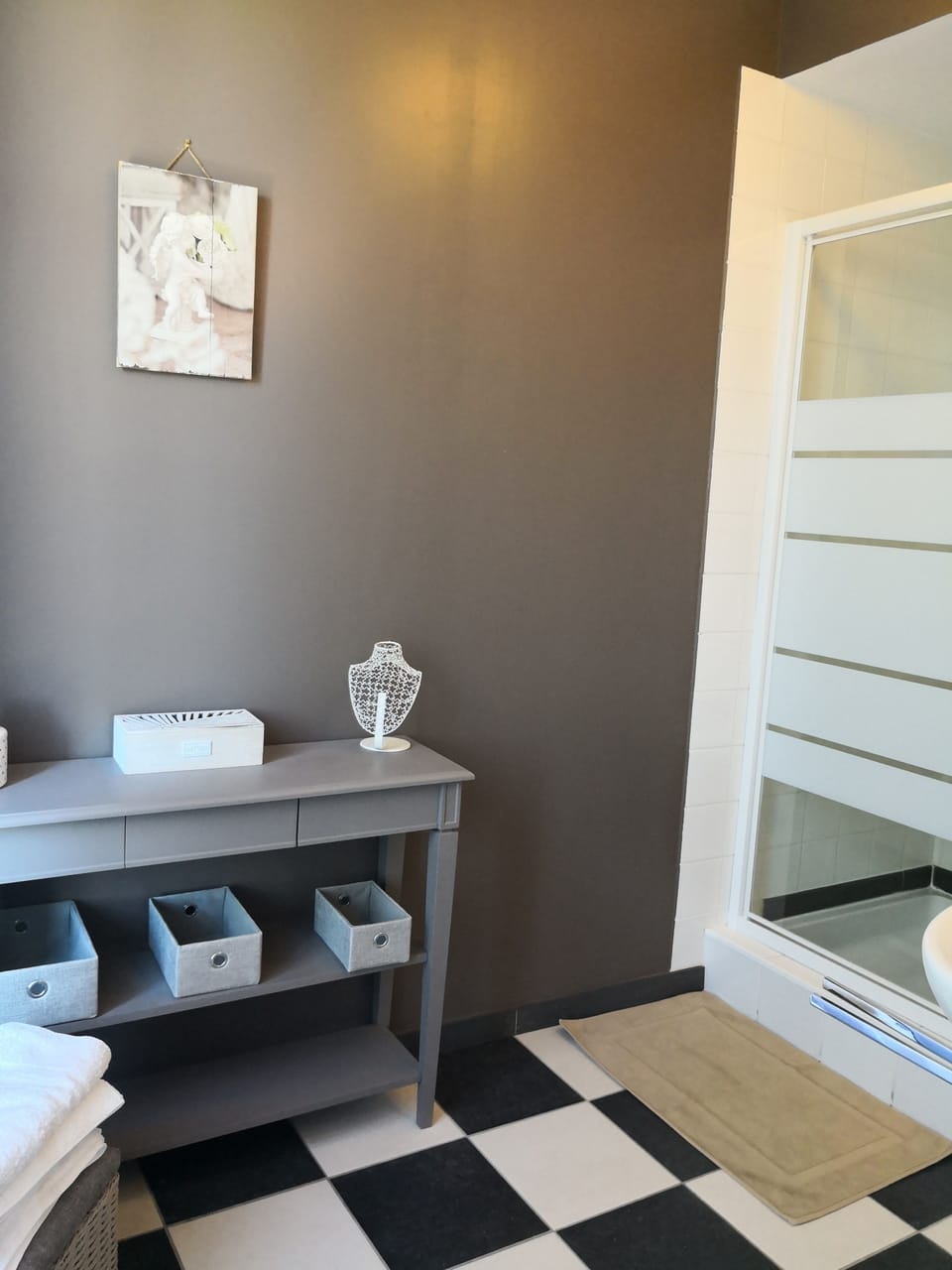 Romantic Double Room, 1 Queen Bed (Andratit) | Bathroom amenities | Shower, free toiletries, hair dryer, towels