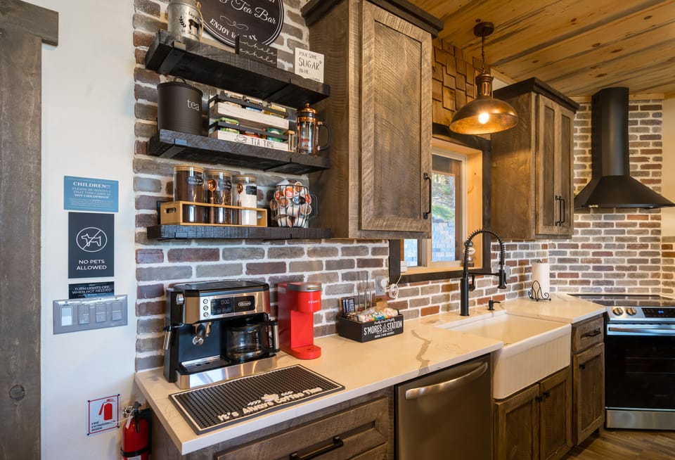 COFFEE & TEA BAR.