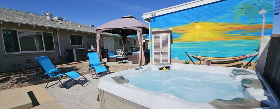 Hot tub/mural
