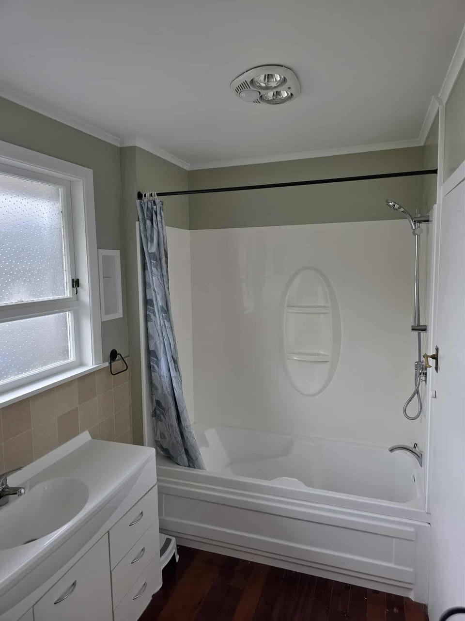 Main bathroom