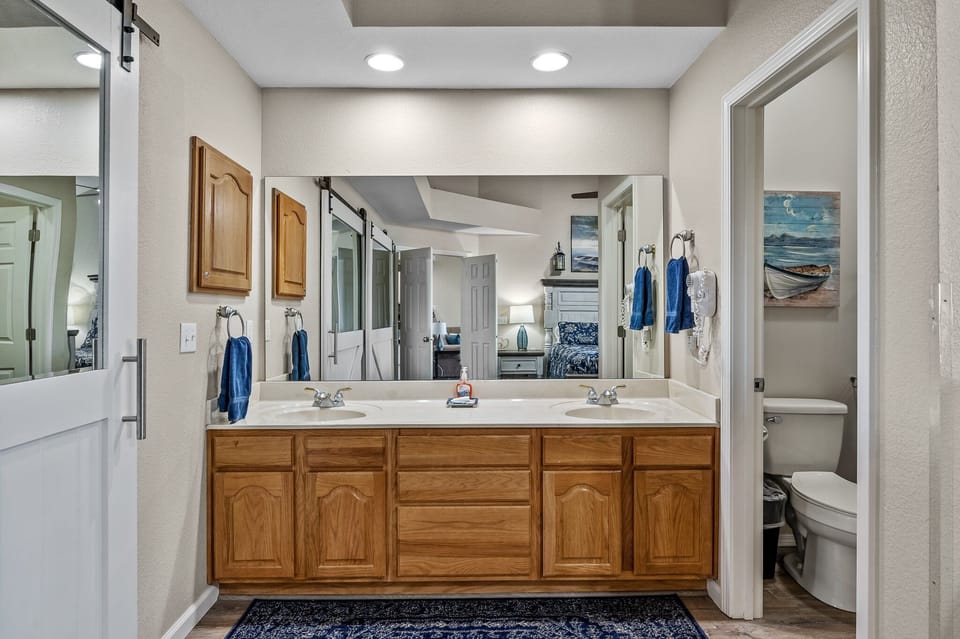 Master bedroom vanity & on suite