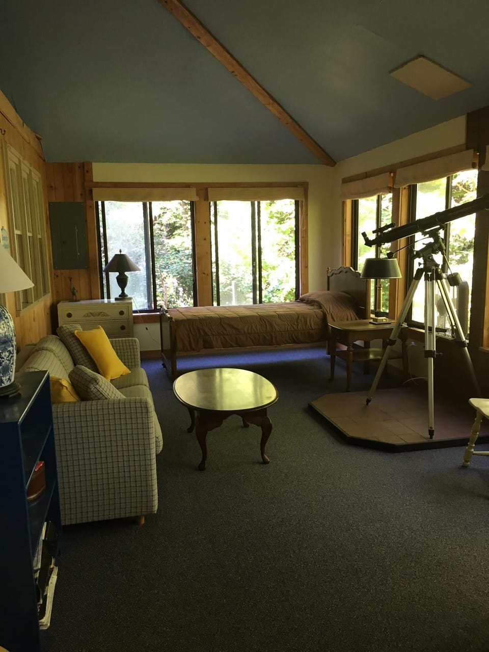sunroom with extra bed
