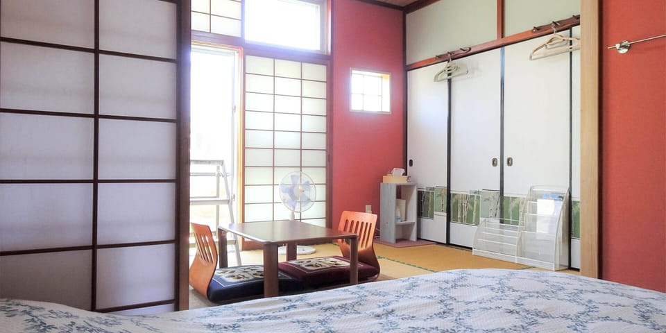 2 bedrooms, WiFi (free), bed sheets
