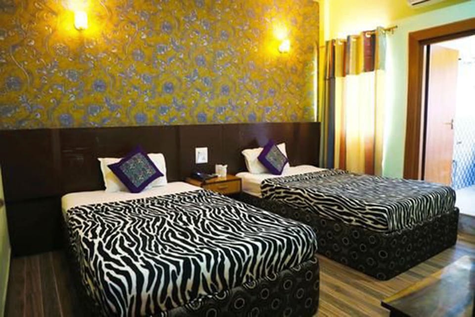 Deluxe Double or Twin Room, Non Smoking | Desk, free WiFi