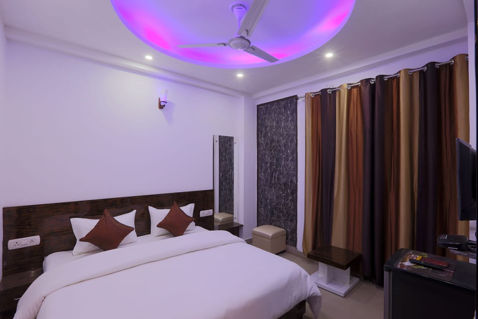 Deluxe Double Room, 1 Double Bed, Non Smoking | Free WiFi