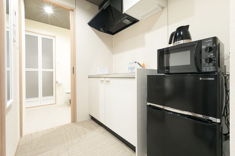 Superior Twin Room | Private kitchenette | Fridge, microwave, stovetop, electric kettle