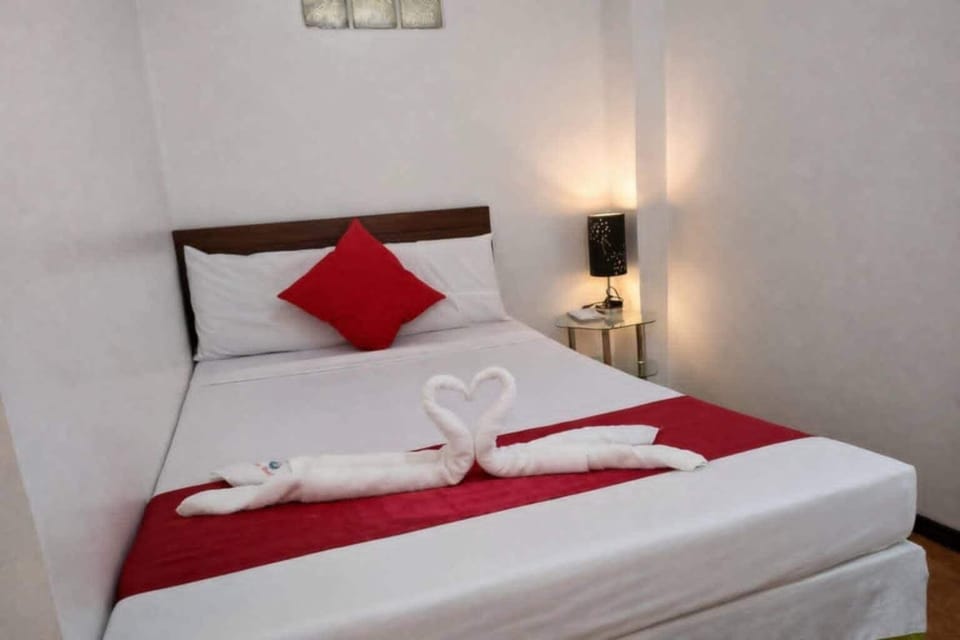 Standard Matrimonial | WiFi (free), bed sheets