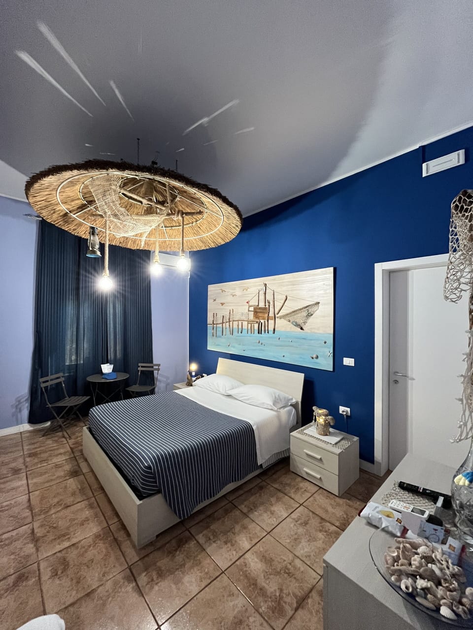 Frette Italian sheets, premium bedding, desk, WiFi (free)