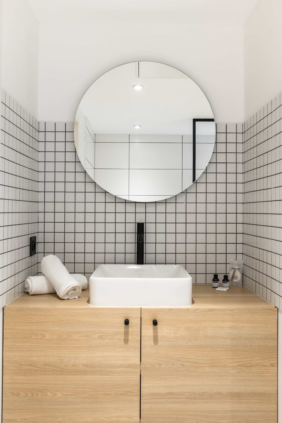 Superior Double Room, Private Bathroom | Bathroom sink