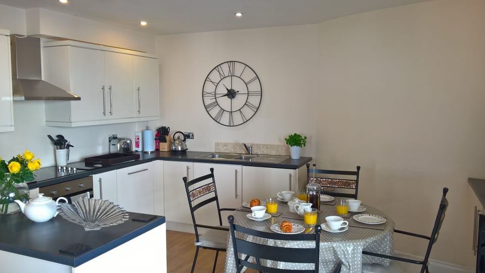 The kitchen-dining area
