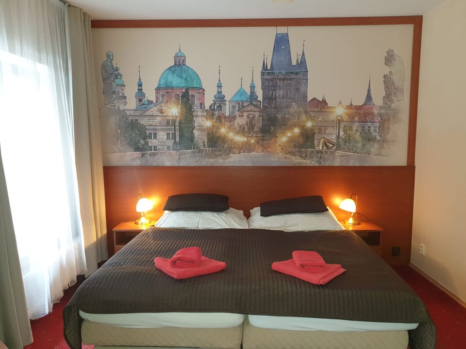 Double Room | In-room safe, cribs/infant beds, free WiFi
