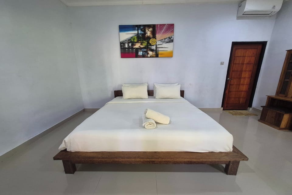Double Room | Desk, iron/ironing board (on request), WiFi (free), bed sheets