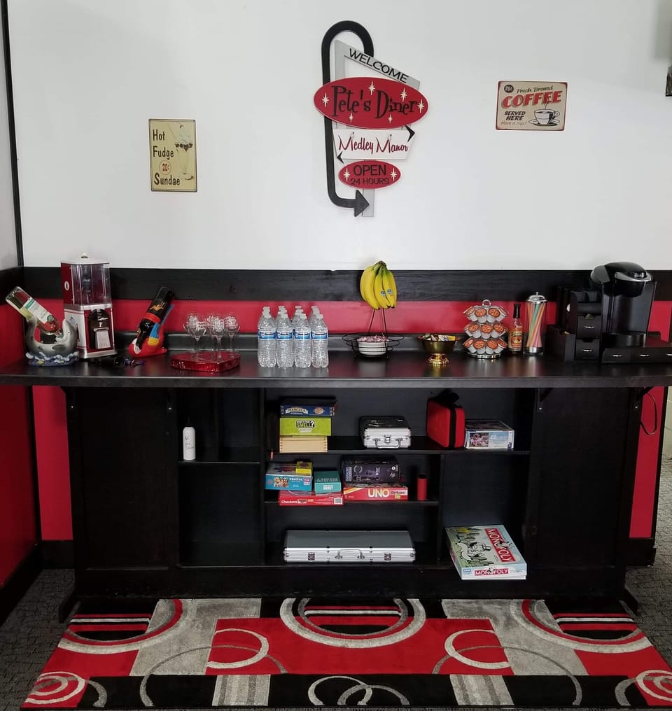 Diner Bar: Sip, smile and enjoy a bar full of delicious variety & tasty delights